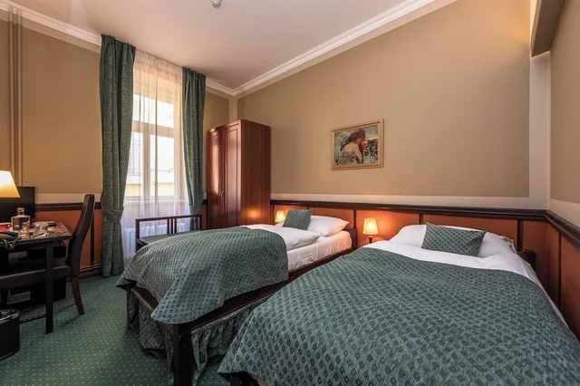 غرفة كلاسيكية بسرير كينج، HASTAL HOTEL 2/10