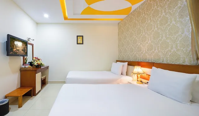 Deluxe, Boss Palace Hotel 7/10