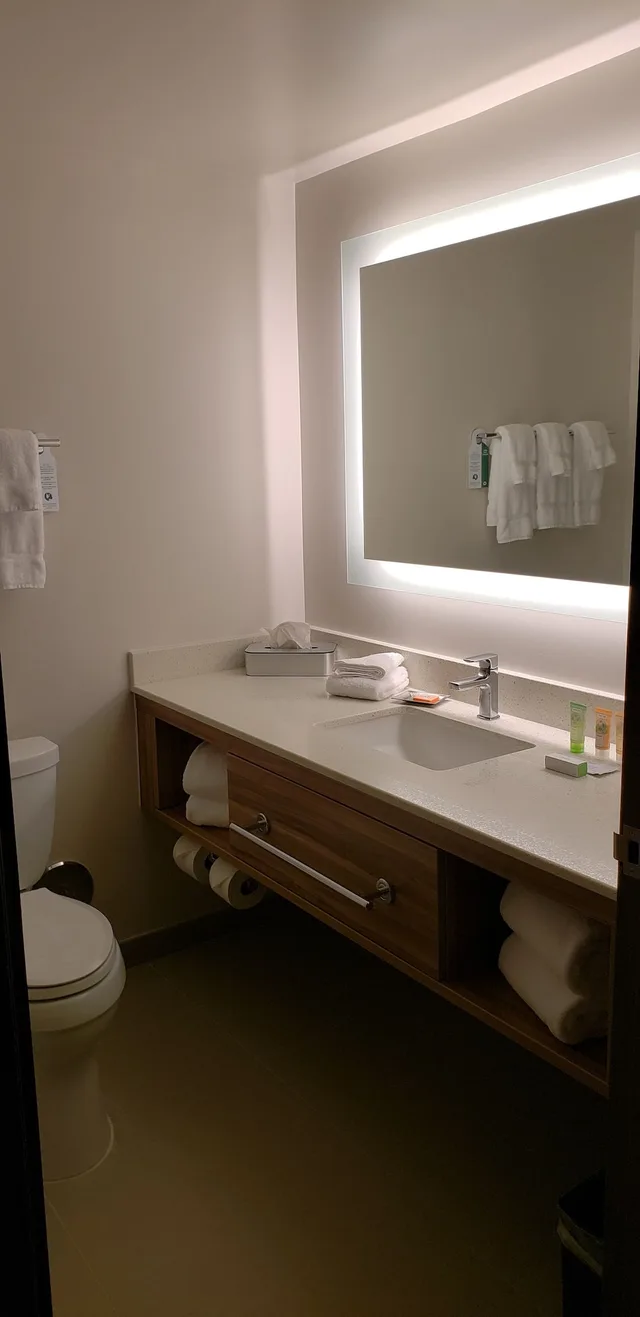 غرفة بسريرين كوين لذوي الإعاقة، Wyndham Garden Fort Lauderdale Airport & Cruise Port 3/3