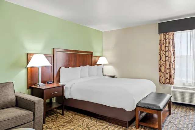 استوديو بسرير كوين مع أريكة بمطبخ صغير، Ledgestone Hotel Billings 5/9