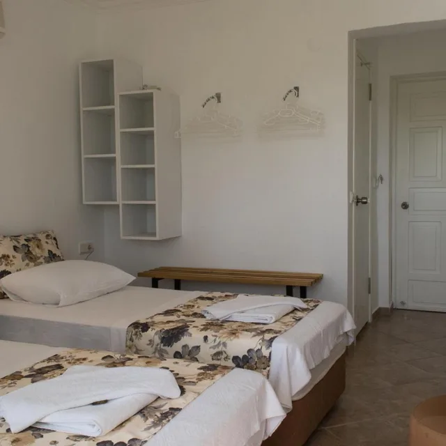 غرفة قياسية ثلاثية، Pataros Hotel 5/10