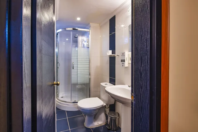غرفة اقتصادية مفردة بسرير مزدوج، Kozan City Hotel 5/6