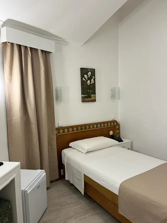 غرفة مفردة بحمام خاص، Real Caparica Hotel 1/4