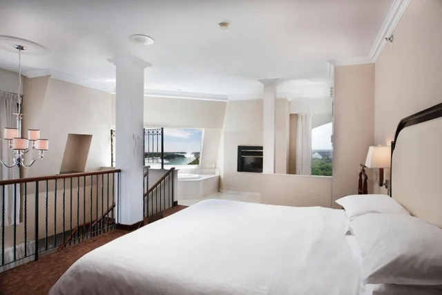 1 Bedroom, Presidential, Bi Level, Suite, King Bed, Falls View, Sofa, Corner، Sheraton Fallsview Hotel 1/3