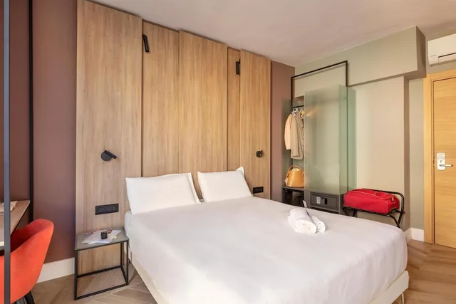 غرفة سوبيريور بسرير كوين، B&b Hotel Genova City Center 7/10