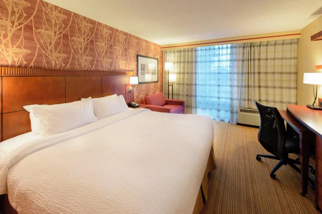 Room, Double Bed, Accessible, Courtyard by Marriott Canton 1/2