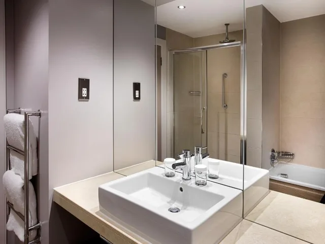 غرفة بسرير كينج، Doubletree By Hilton Glasgow Central 11/11