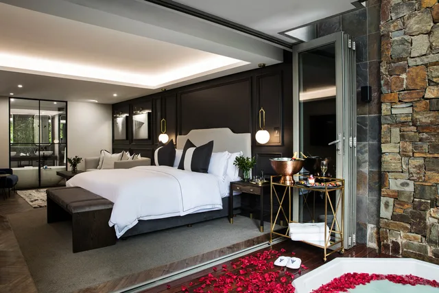 Villa, SEVEN Villa Hotel and Spa 2/3