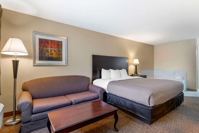 غرفة بسرير كينج للمدخنين، Quality Inn Cordele 4/7