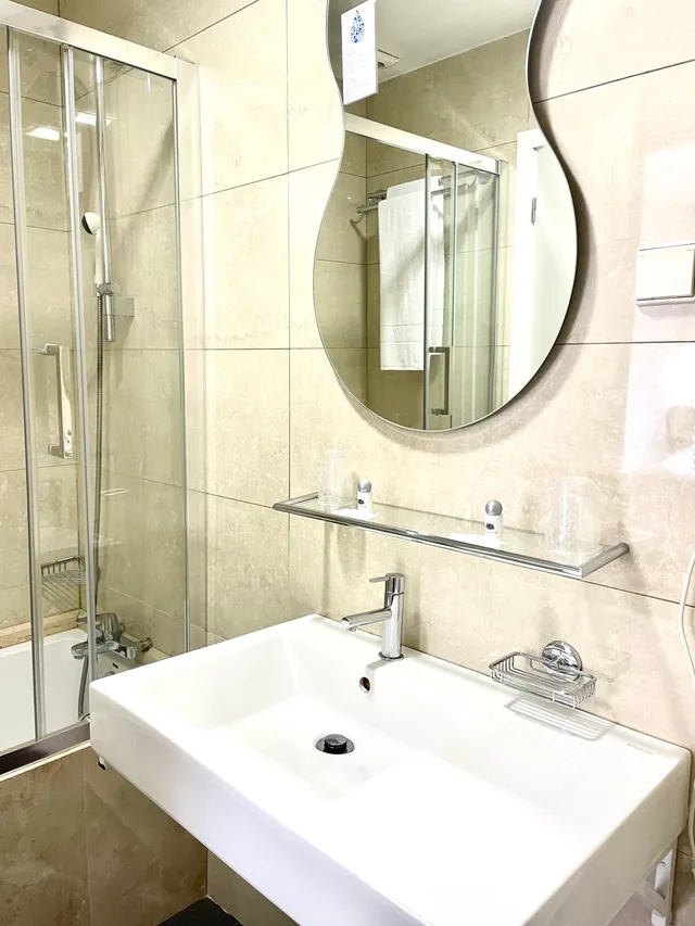Superior, Double Bed, City View, Universal Hotel 5/6
