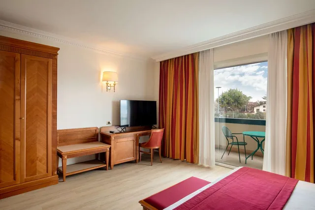 Deluxe, King Bed, High Floor, Best Western Hotel Viterbo 2/3
