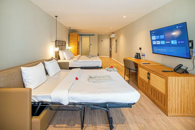 Superior, King Bed, Ocean View, Sofa, Kombo Beach Resort 2/5