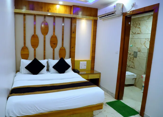 Super, Deluxe, Queen Bed، Hotel Pink City 4/5