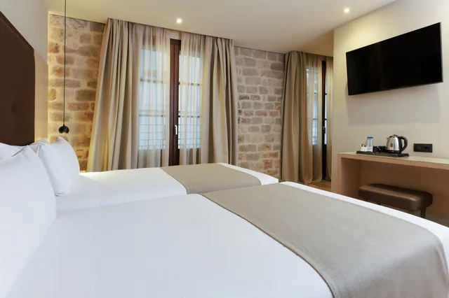 غرفة ديلوكس مفردة بسرير مزدوج، Gran Hotel Barcino 5/10
