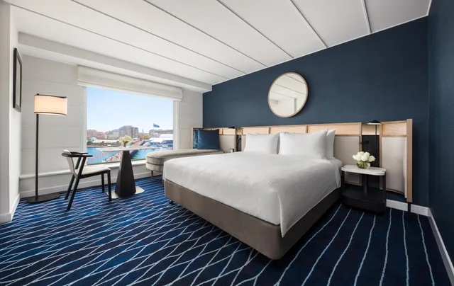 غرفة بسرير كينج بإطلالة على المرفأ في طابق مرتفع، HYATT REGENCY SYDNEY 2/8