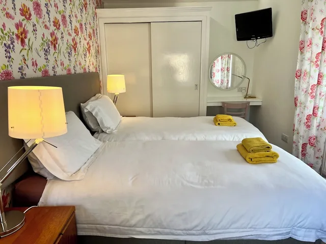 شقة سوبيريور بسريرين منفصلين بغرفتي نوم مع أريكة، Crieff Armoury Luxury Self Catering Apartment 3/10