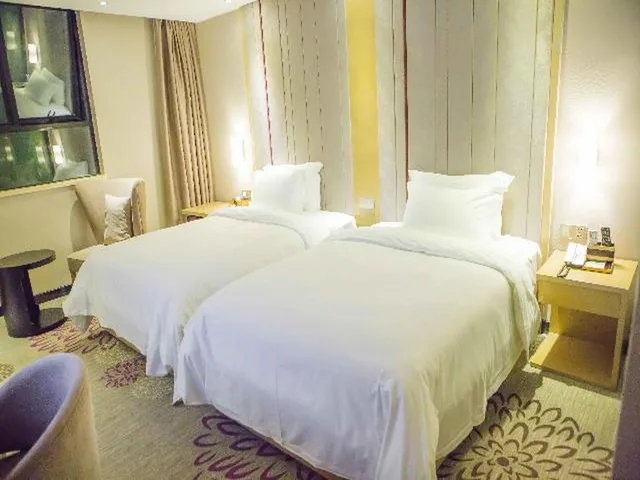 Superior, Twin Beds, No Window، Lavande Hotels 1/1
