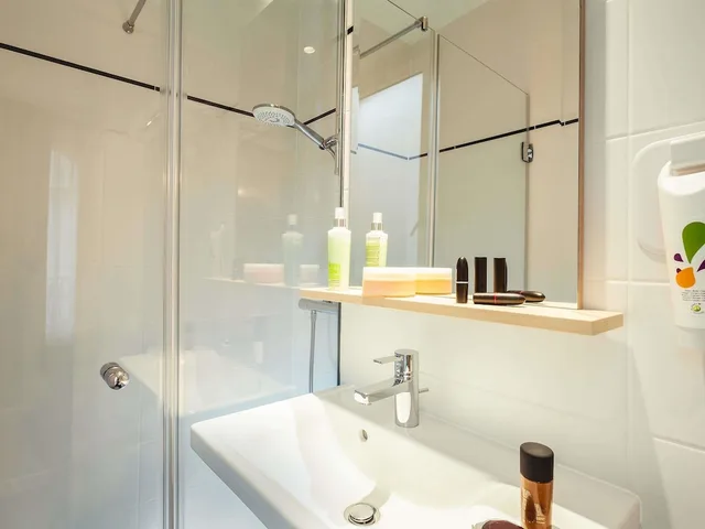 غرفة قياسية بسريرين منفصلين مع أريكة، Ibis Styles Paris Nation Porte de Montreuil 9/10