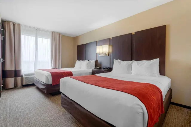 جناح بسرير كوين، Comfort Suites & Conference Center Worthington MN 2/6