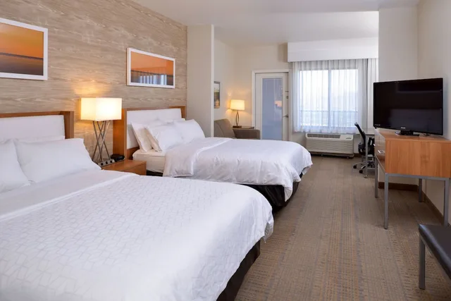 غرفة قياسية بسريرين كوين بشرفة، Holiday Inn Express Suites Pocatello 2/10