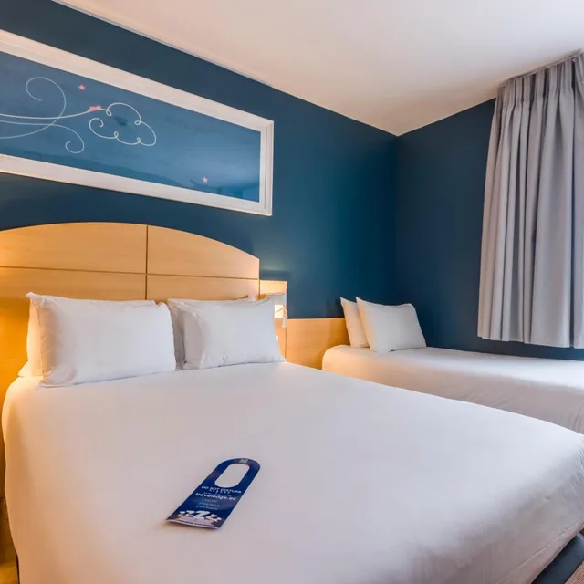 غرفة ثلاثية بسرير مزدوج وسرير فردي، Travelodge Madrid Alcala De Henares 1/10