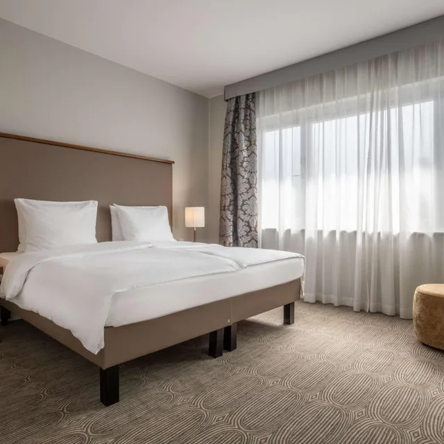 جناح، Radisson Sas Schwarzer Bock 4/10