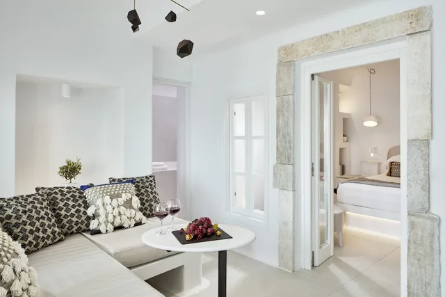 Honeymoon, Grand, Suite, King Bed, Indoor Jetted Tub، Cosmopolitan Suites - Adults Only 1/3