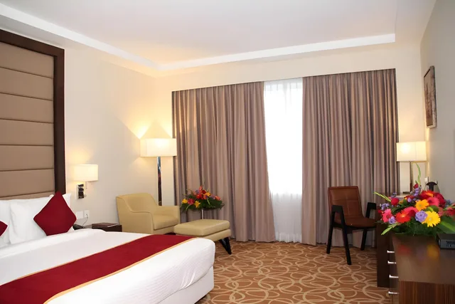Premium, Y N Hotels 1/2