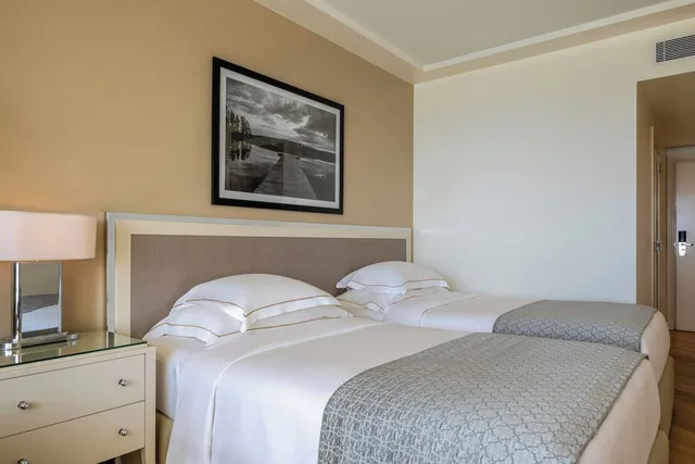 غرفة متصلة عائلية بسريرين مزدوجين، Movenpick Hotel Beirut 2/10