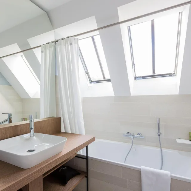 جناح، Golden Tulip Saint Malo 6/6