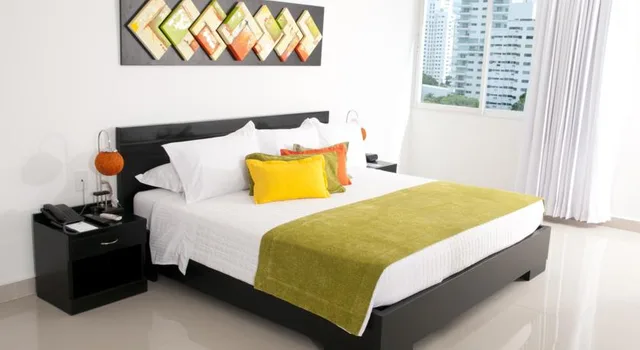 جناح جونيور، HOTEL ATLANTIC LUX 1/2