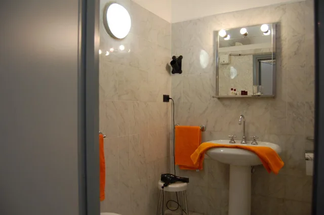 غرفة مفردة، Hotel Chelsea 5/15