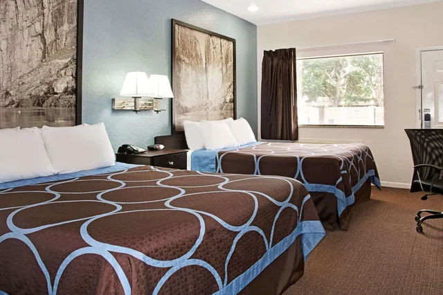 غرفة بسريرين مزدوجين للمدخنين، Super 8 by Wyndham Houston/Brookhollow NW 2/10