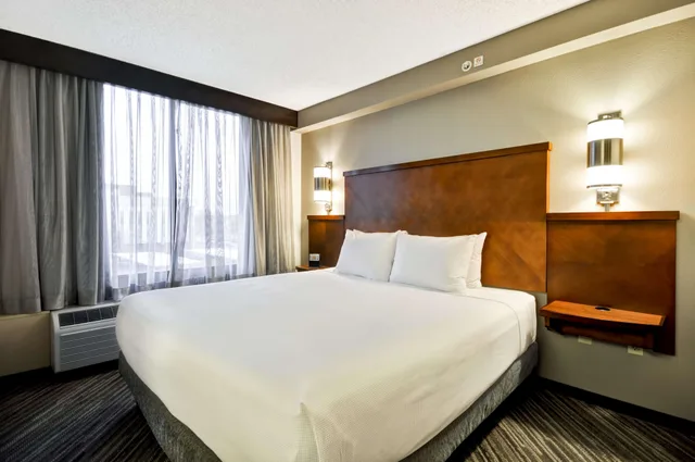غرفة بسرير كينج، Hyatt Place Albuquerque Uptown 1/3