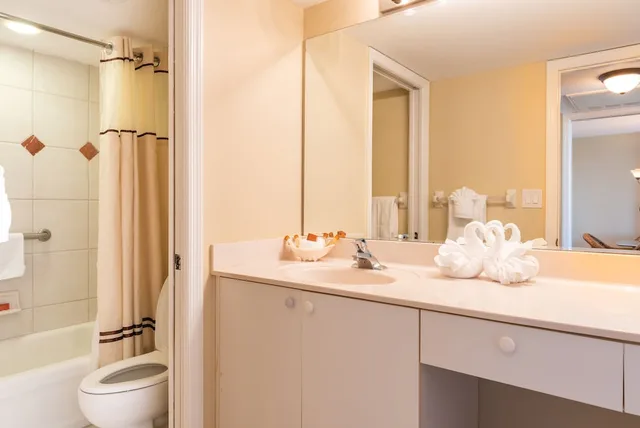 Resort, Suite, King Bed, Sofa, High Floor، Lover's Key Resort by Check-In Vacation Rentals 2/2