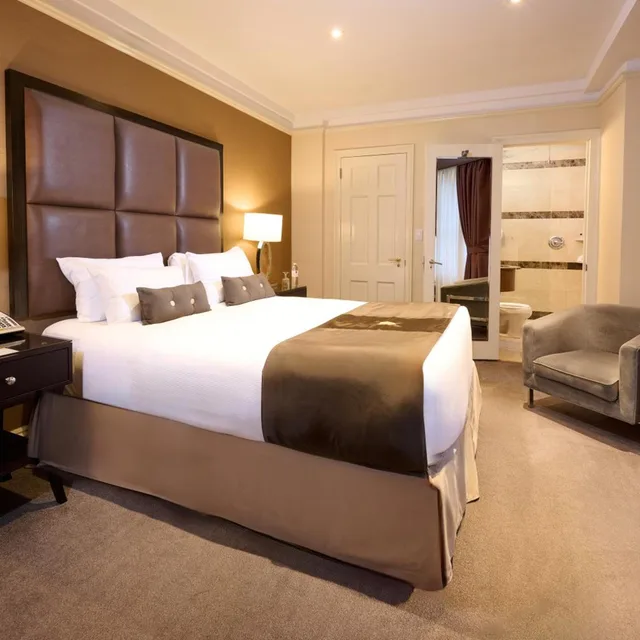 Deluxe, King Bed, Fitzpatrick Manhattan Hotel 5/8