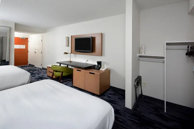 غرفة بسريرين كوين، Fairfield Inn Greensboro Airport 6/8