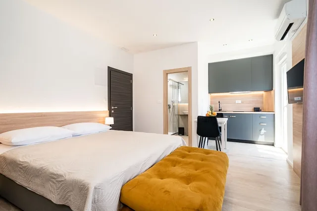 استوديو بسرير مزدوج بشرفة، Bacan Serviced Apartments 2/8
