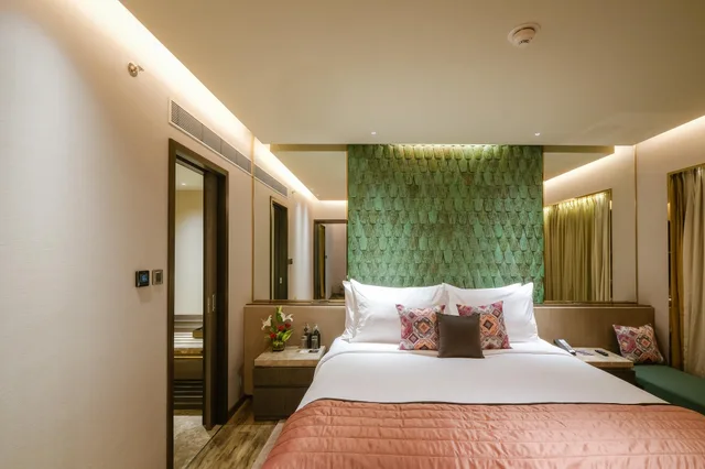 Emerald, Suite، The Park Indore 1/1