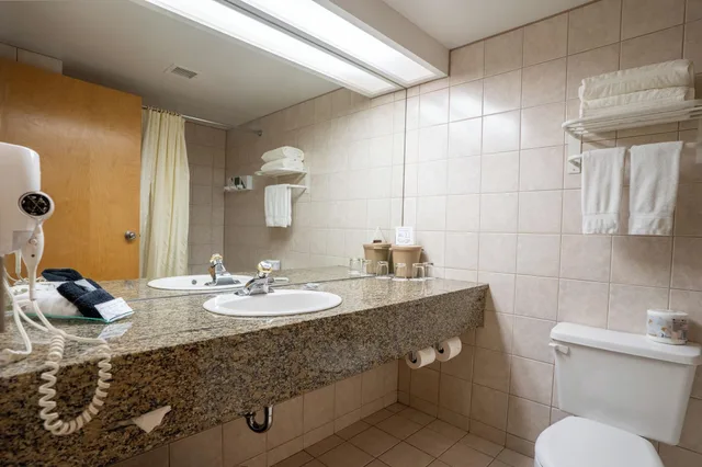غرفة تقليدية، Brewster Mountain Lodge 1/1
