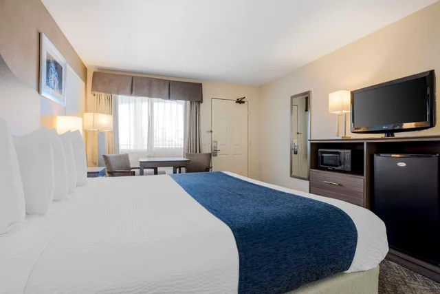 غرفة بسرير مزدوج لذوي الإعاقة، Best Western Santee Lodge 1/3