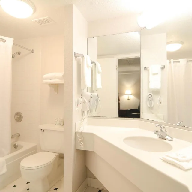 Room, King Bed, Relax Inn 8/10
