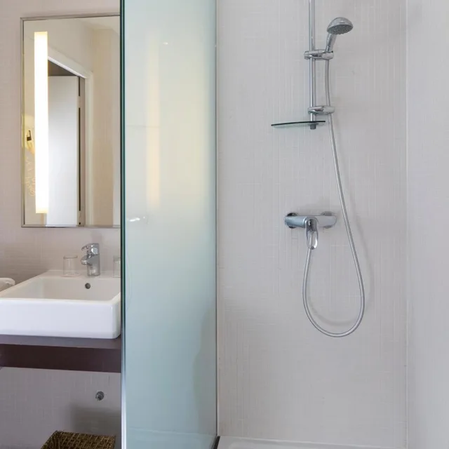 غرفة سوبيريور بسرير مزدوج، HOTEL DU DANUBE SAINT GERMAIN 2/2