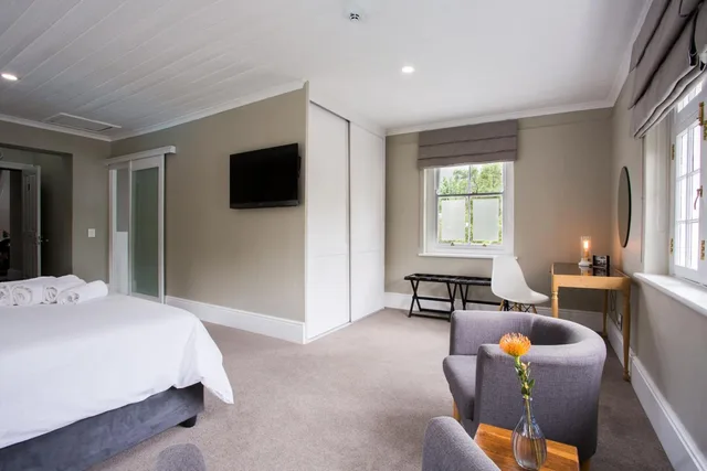 غرفة بسرير مزدوج بإطلالة على الحديقة، Summerwood Guest House 3/4