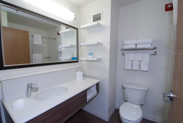 Room, 2 Queen Beds, Exterior Entrance, Hampton Inn Suites Las Vegas Henderson 4/5