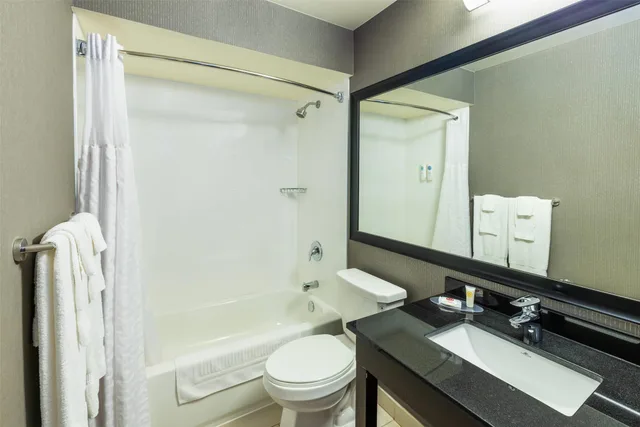 Upgrade, King Bed، Comfort Inn Edmundston 10/10