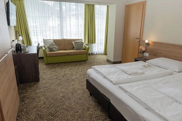 غرفة سوبيريور بسريرين منفصلين بإطلالة على الجبل بشرفة، Hotel Lindenhof 5/10