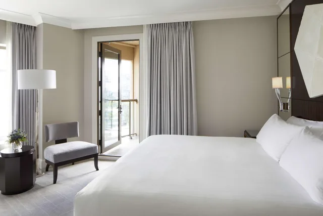 Suite, King Bed, Waldorf Astoria Atlanta Buckhead 2/5