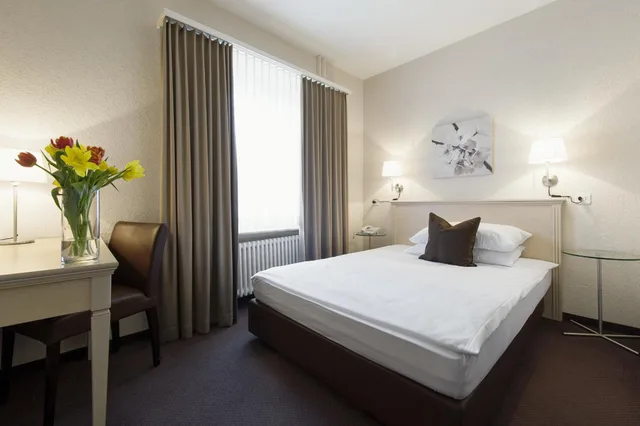Room, Single, Neufeld Hotel 2/9