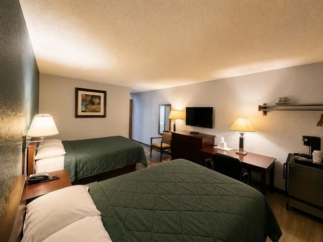 غرفة قياسية بسريرين مزدوجين، Corning Inn 3/7
